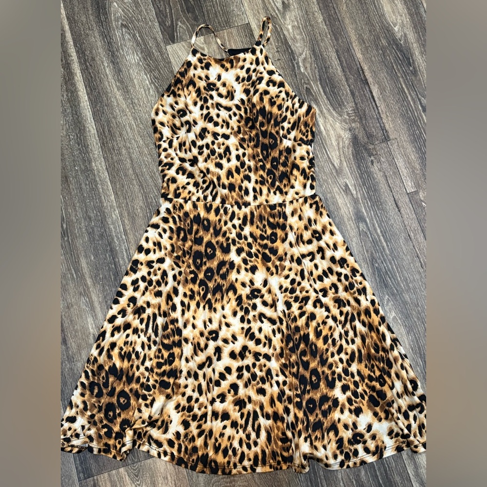 Chic Leopard Print Casual Dress